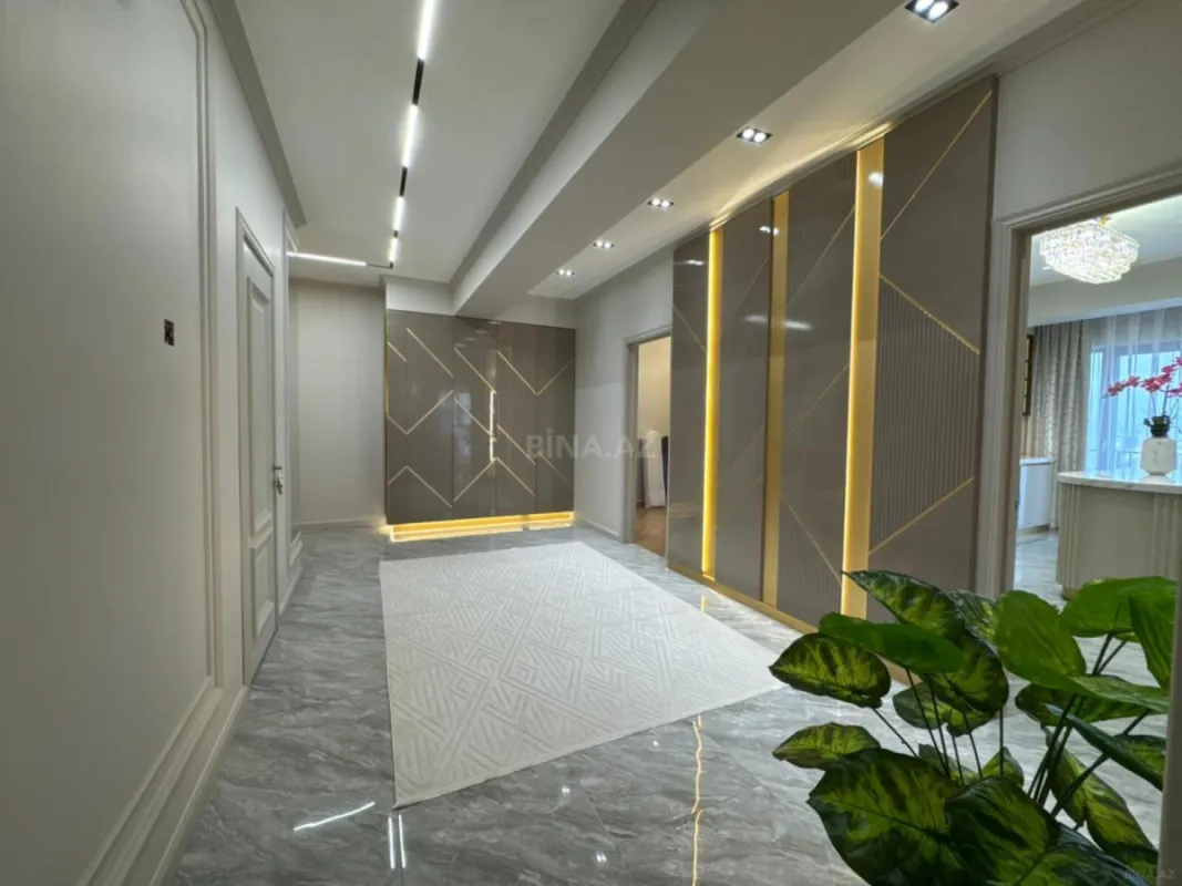 Satılır 3 otaqlı mənzil 128 m²