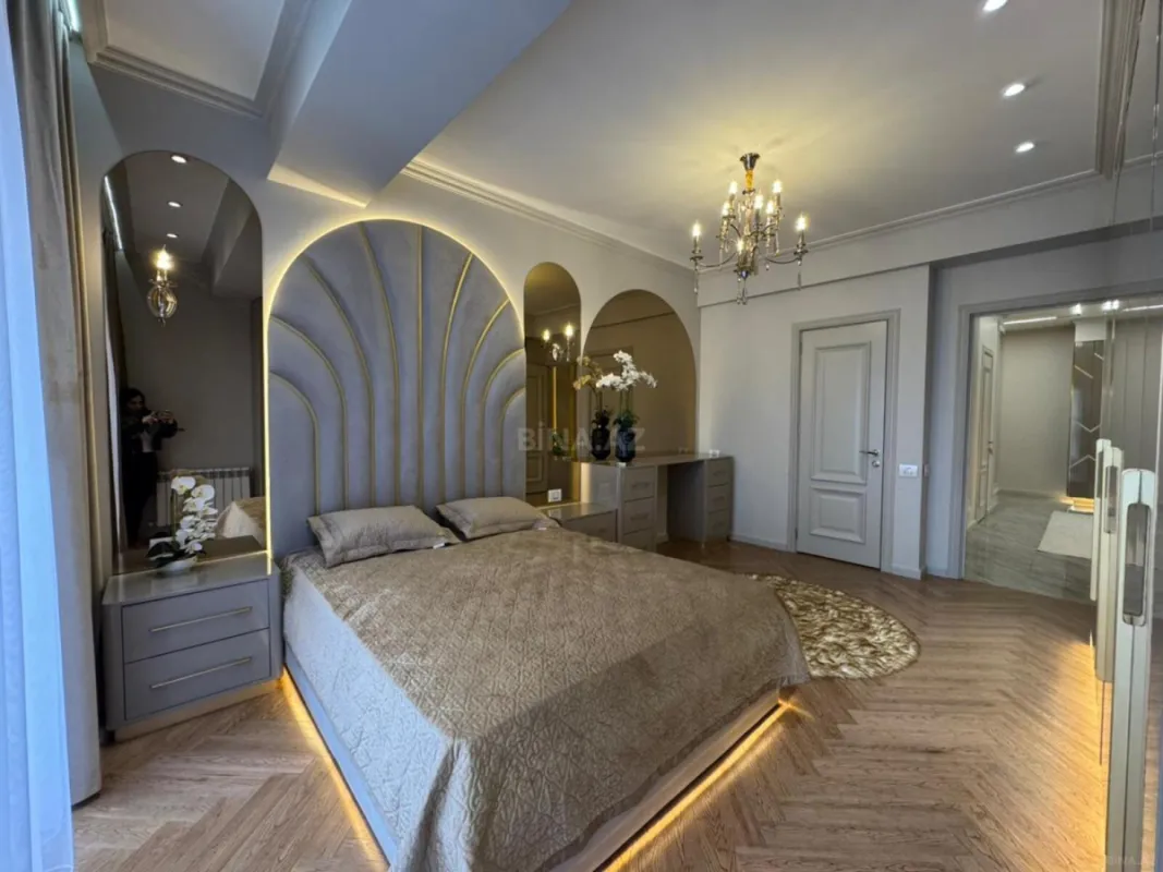 Satılır 3 otaqlı mənzil 128 m²