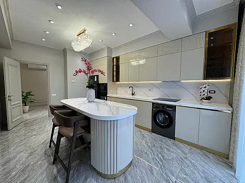Satılır 3 otaqlı mənzil 128 m²