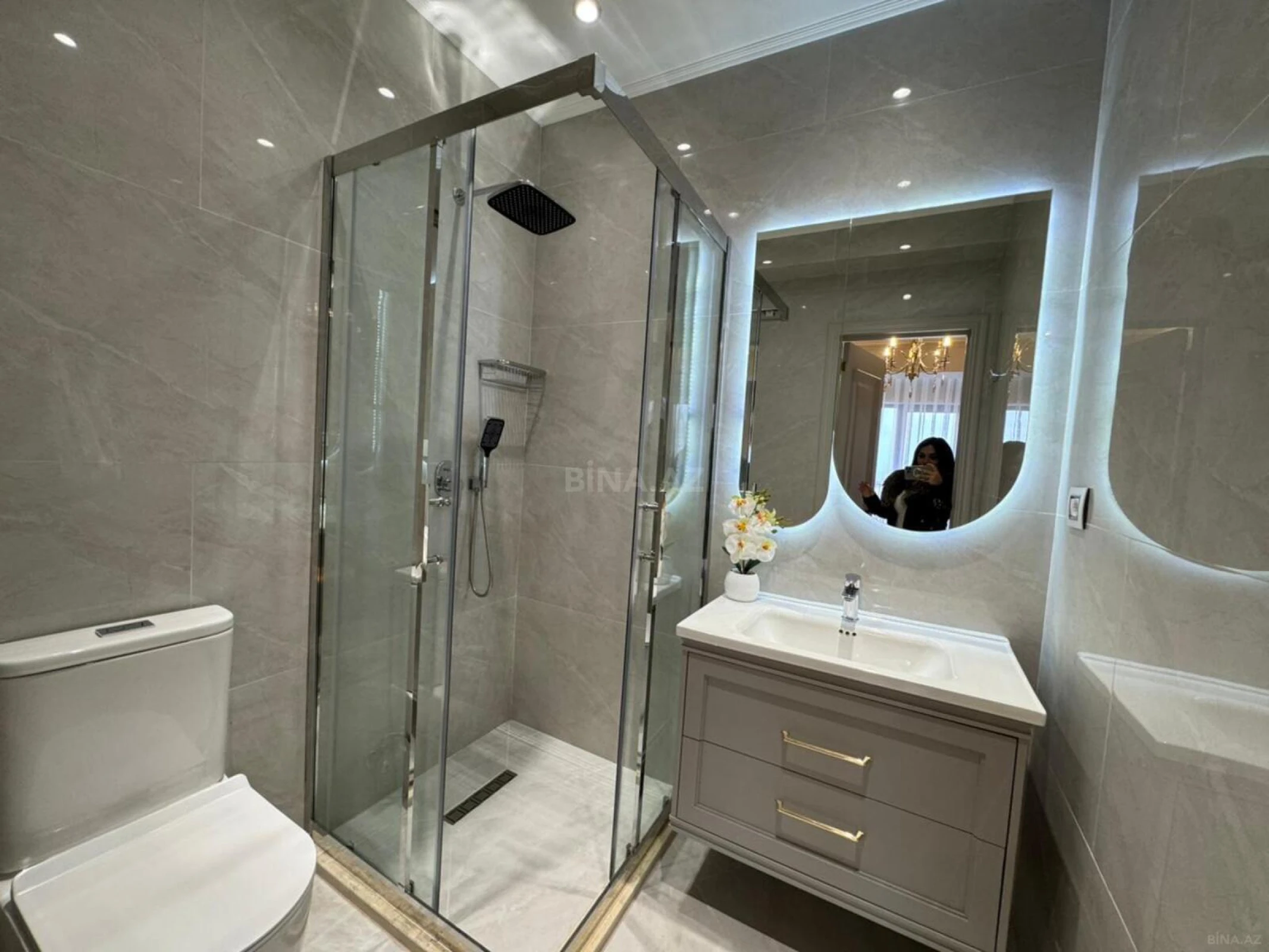 Satılır 3 otaqlı mənzil 128 m²