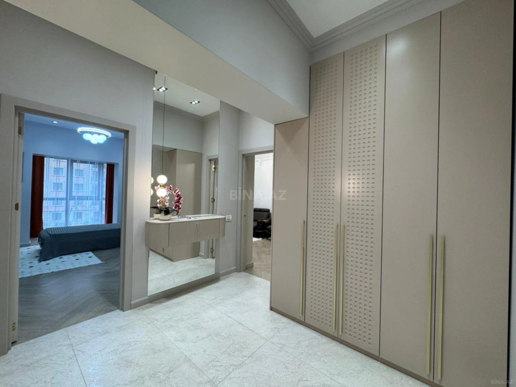 Satılır 3 otaqlı mənzil 91 m²