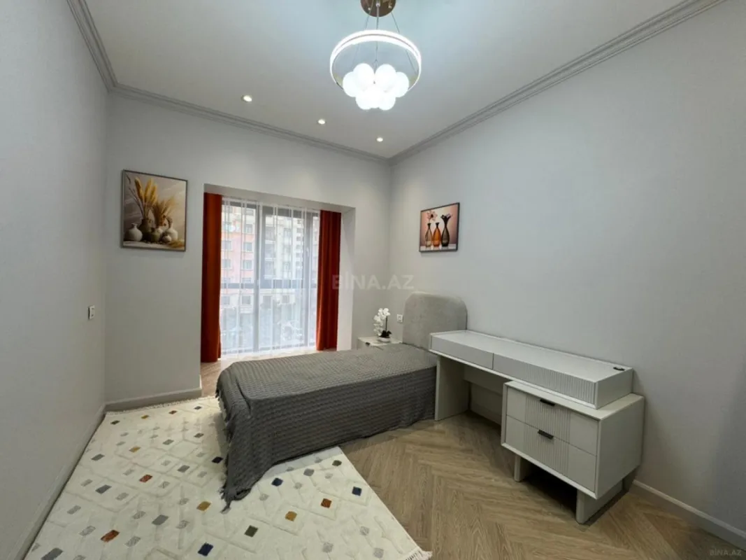 Satılır 3 otaqlı mənzil 91 m²