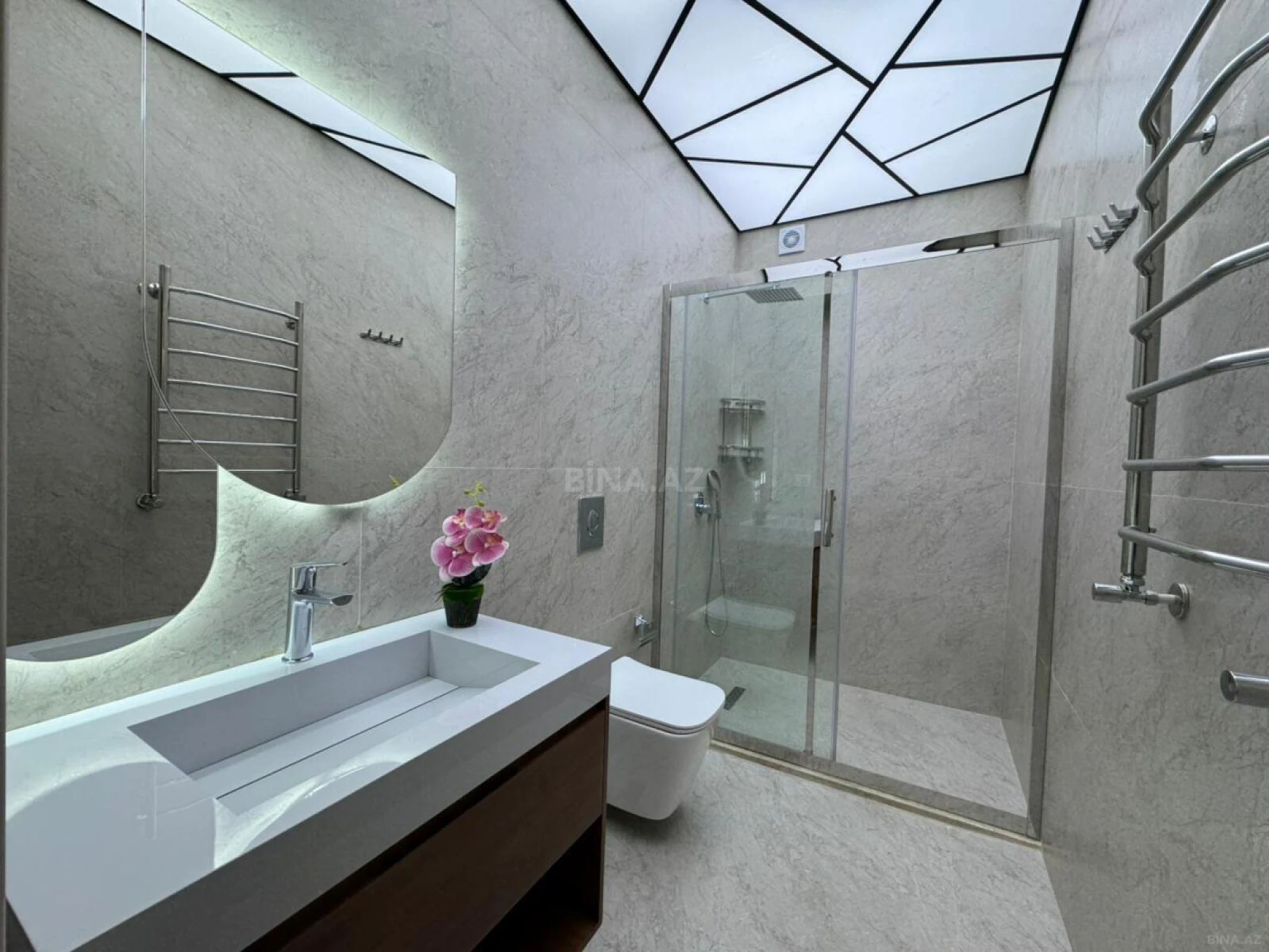 Satılır 2 otaqlı mənzil 65 m²