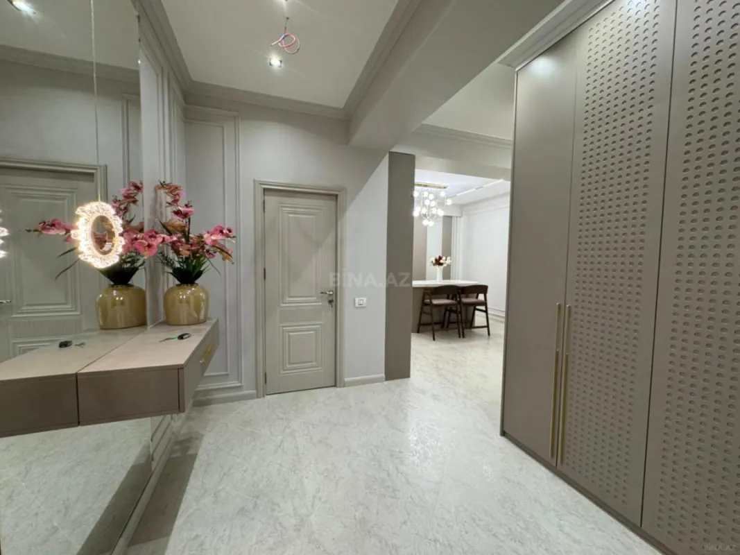 Satılır 2 otaqlı mənzil 65 m²