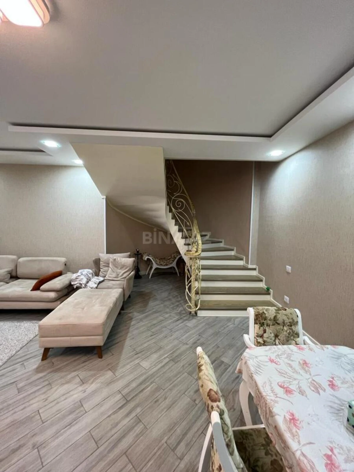 Kirayə verilir 3 otaqlı həyət evi 180 m²