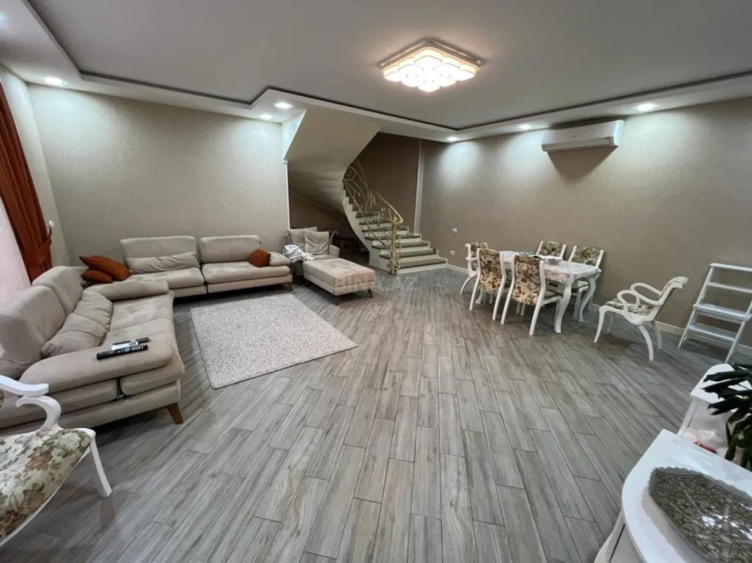 Kirayə verilir 3 otaqlı həyət evi 180 m²