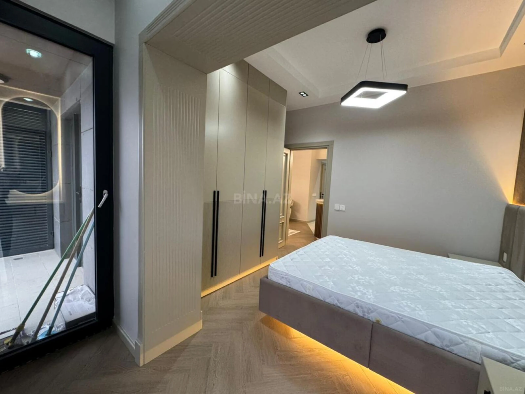 Satılır 2 otaqlı mənzil 68 m²