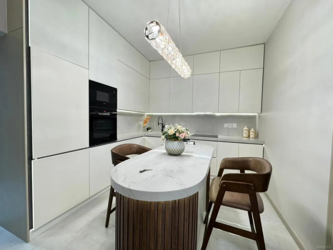 Satılır 2 otaqlı mənzil 68 m²