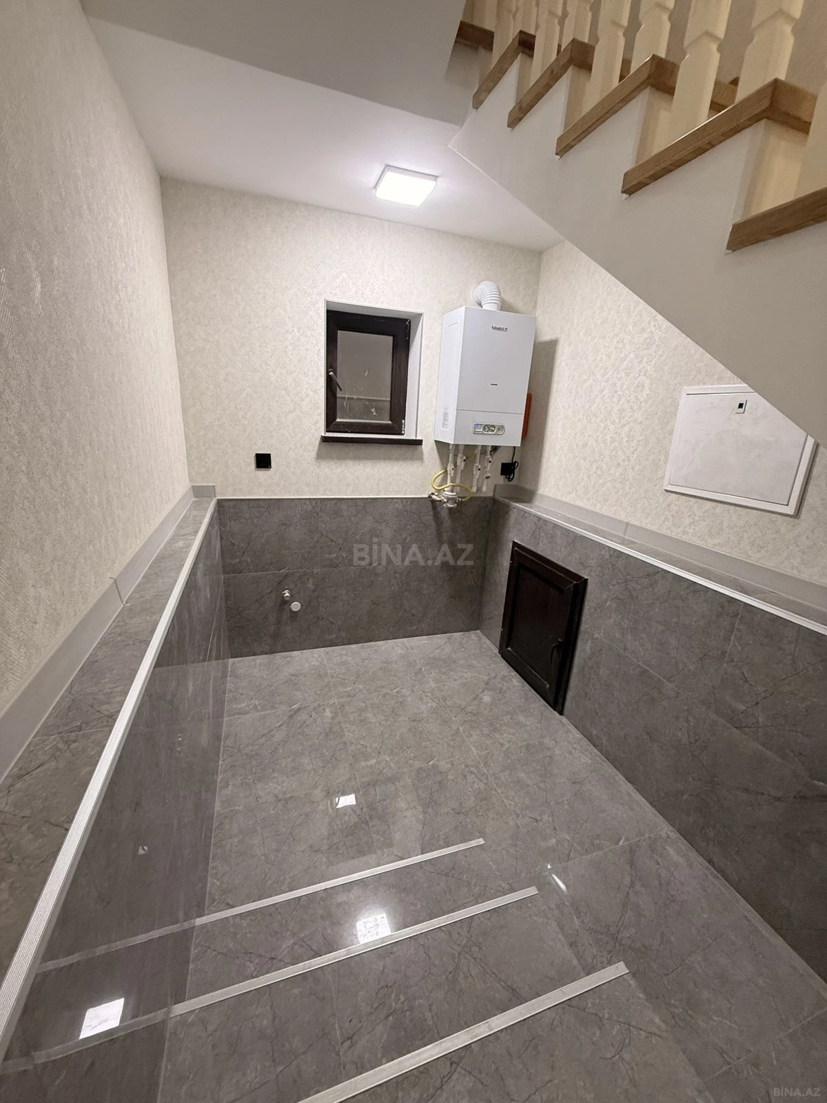 Satılır 4 otaqlı həyət evi 170 m²