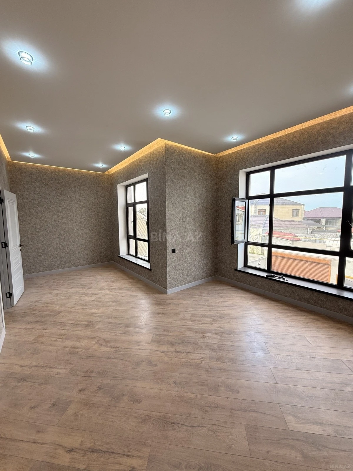 Satılır 4 otaqlı həyət evi 170 m²