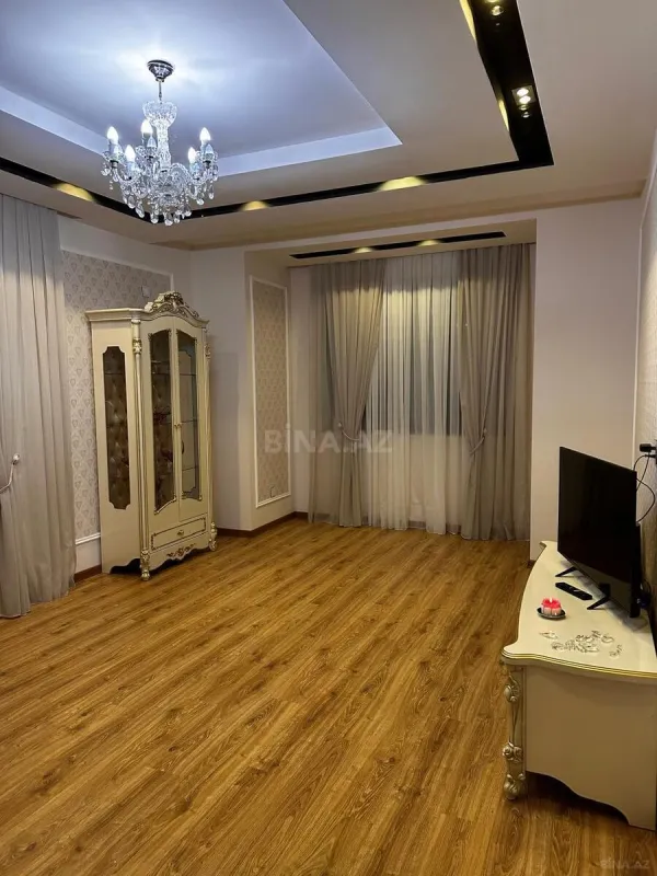Kirayə verilir 6 otaqlı həyət evi 250 m²