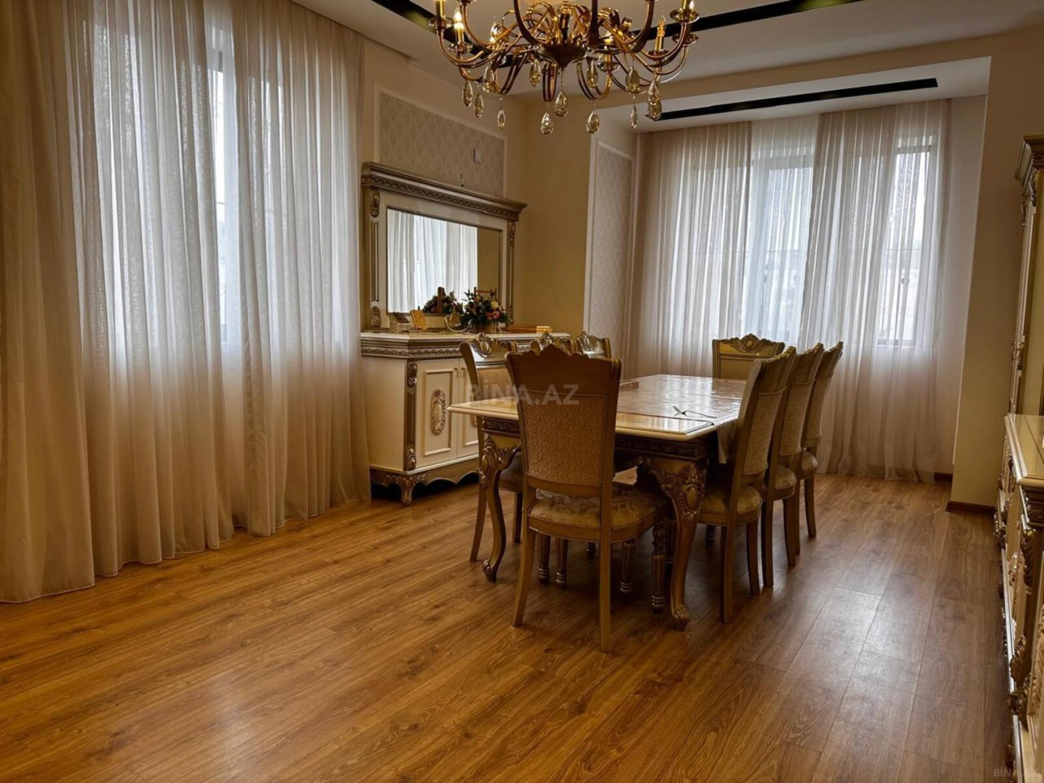 Kirayə verilir 6 otaqlı həyət evi 250 m²