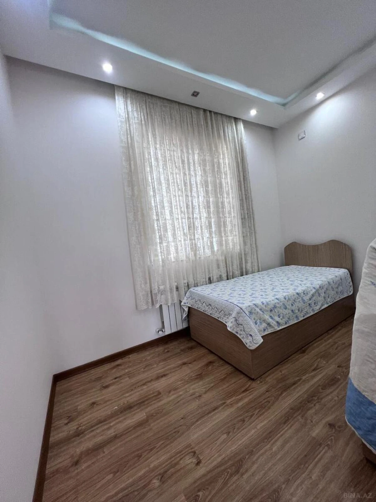 Kirayə verilir 6 otaqlı həyət evi 250 m²