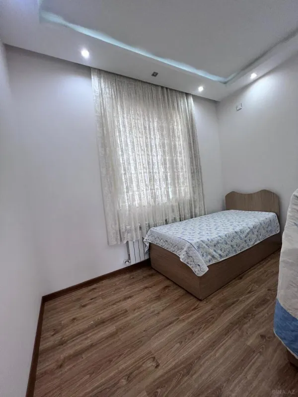 Kirayə verilir 6 otaqlı həyət evi 250 m²