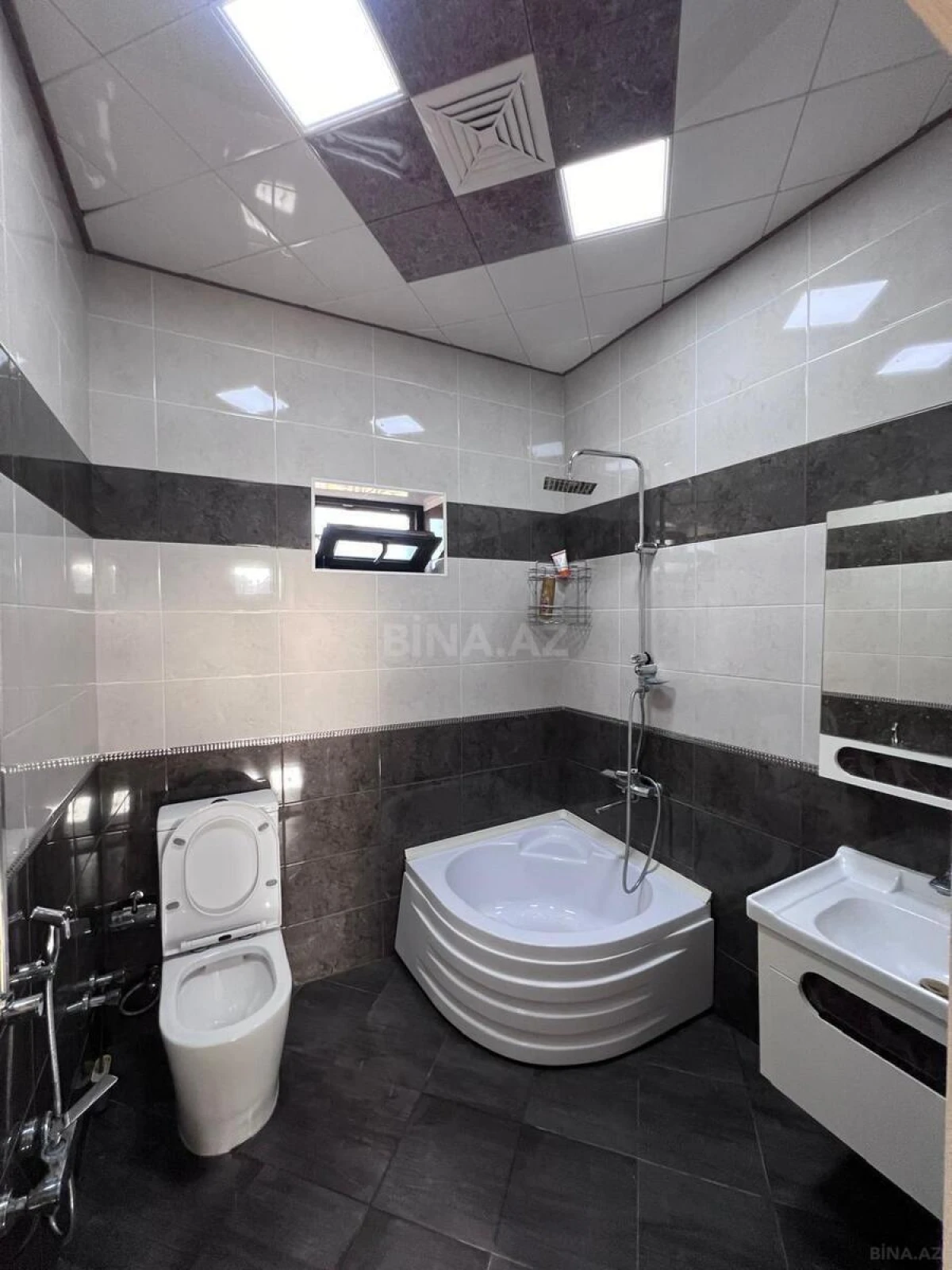 Kirayə verilir 6 otaqlı həyət evi 250 m²