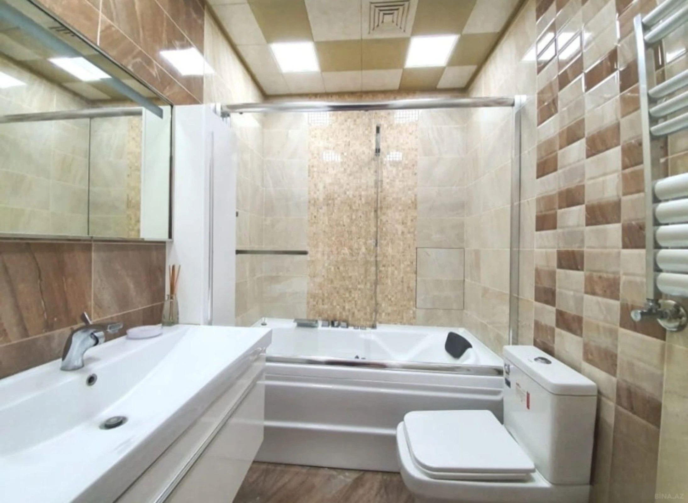 Satılır 3 otaqlı mənzil 110 m²