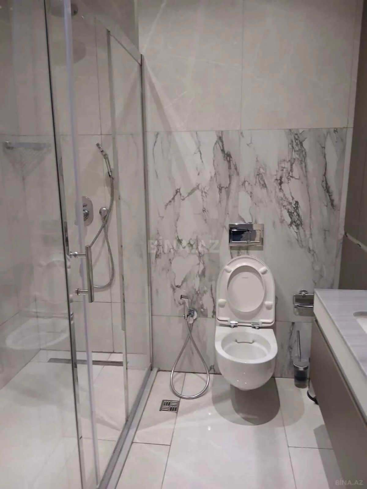 Kirayə verilir 2 otaqlı mənzil 100 m²
