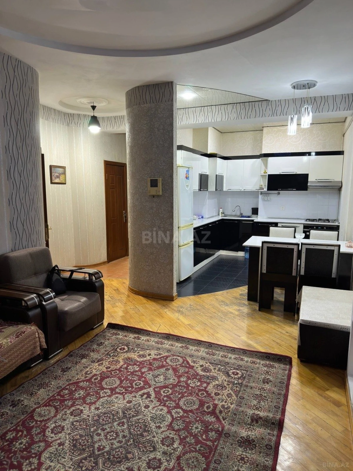 Kirayə verilir 2 otaqlı mənzil 60 m²