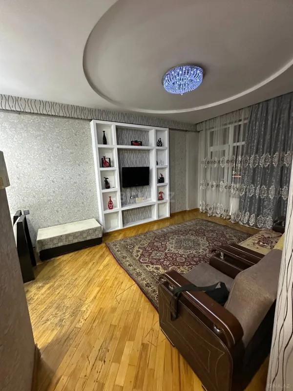 Kirayə verilir 2 otaqlı mənzil 60 m²