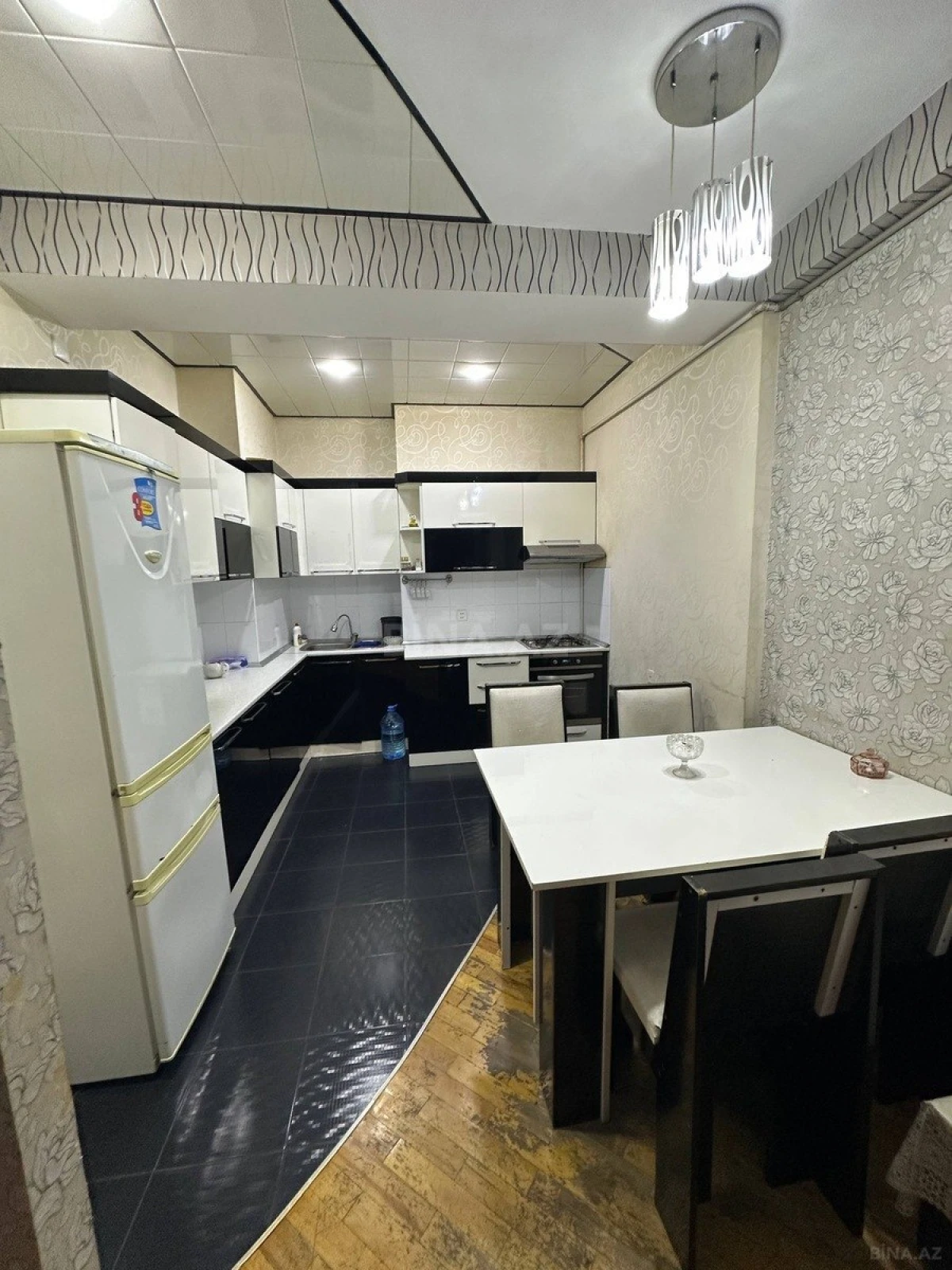 Kirayə verilir 2 otaqlı mənzil 60 m²