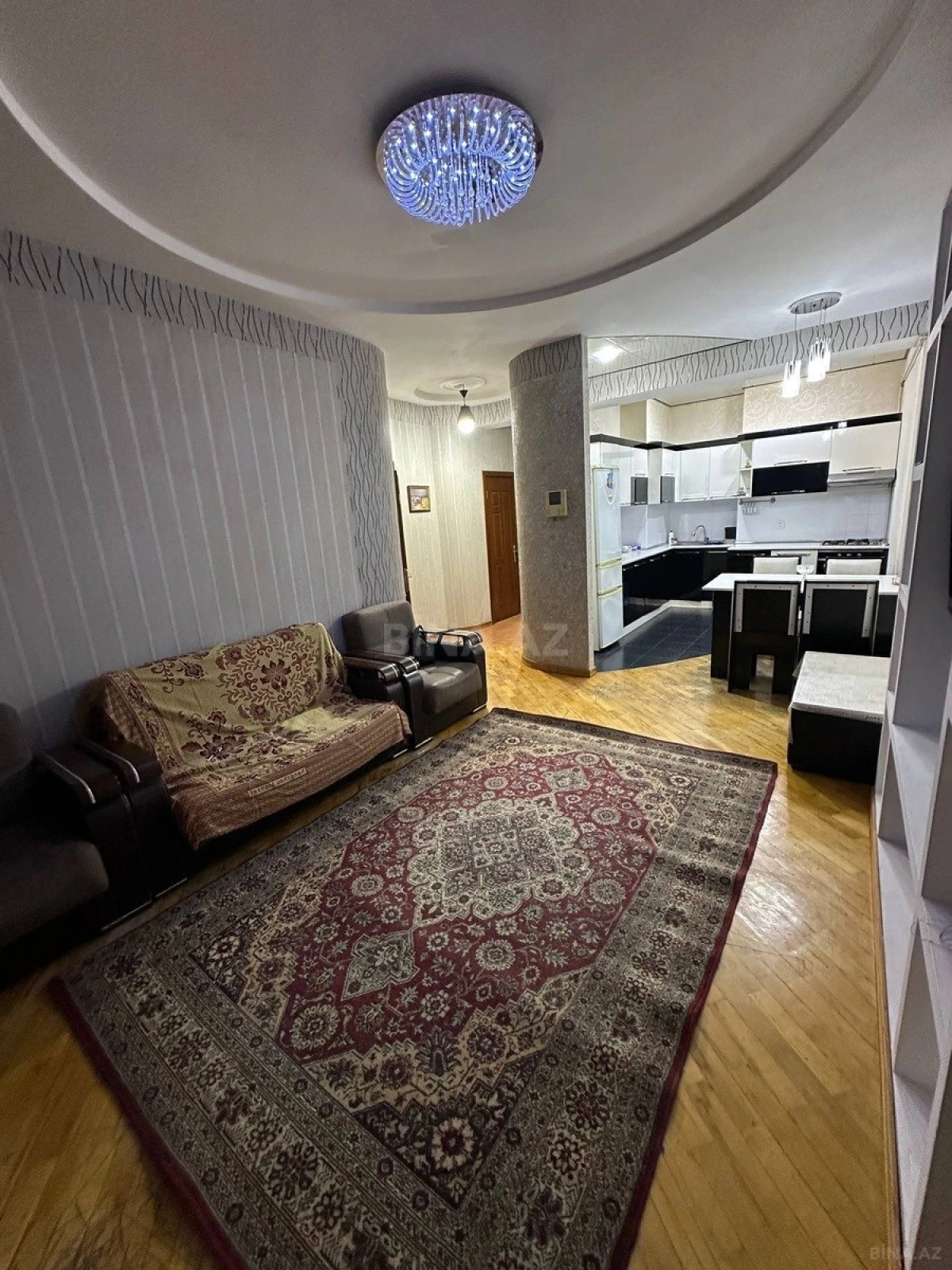 Kirayə verilir 2 otaqlı mənzil 60 m²