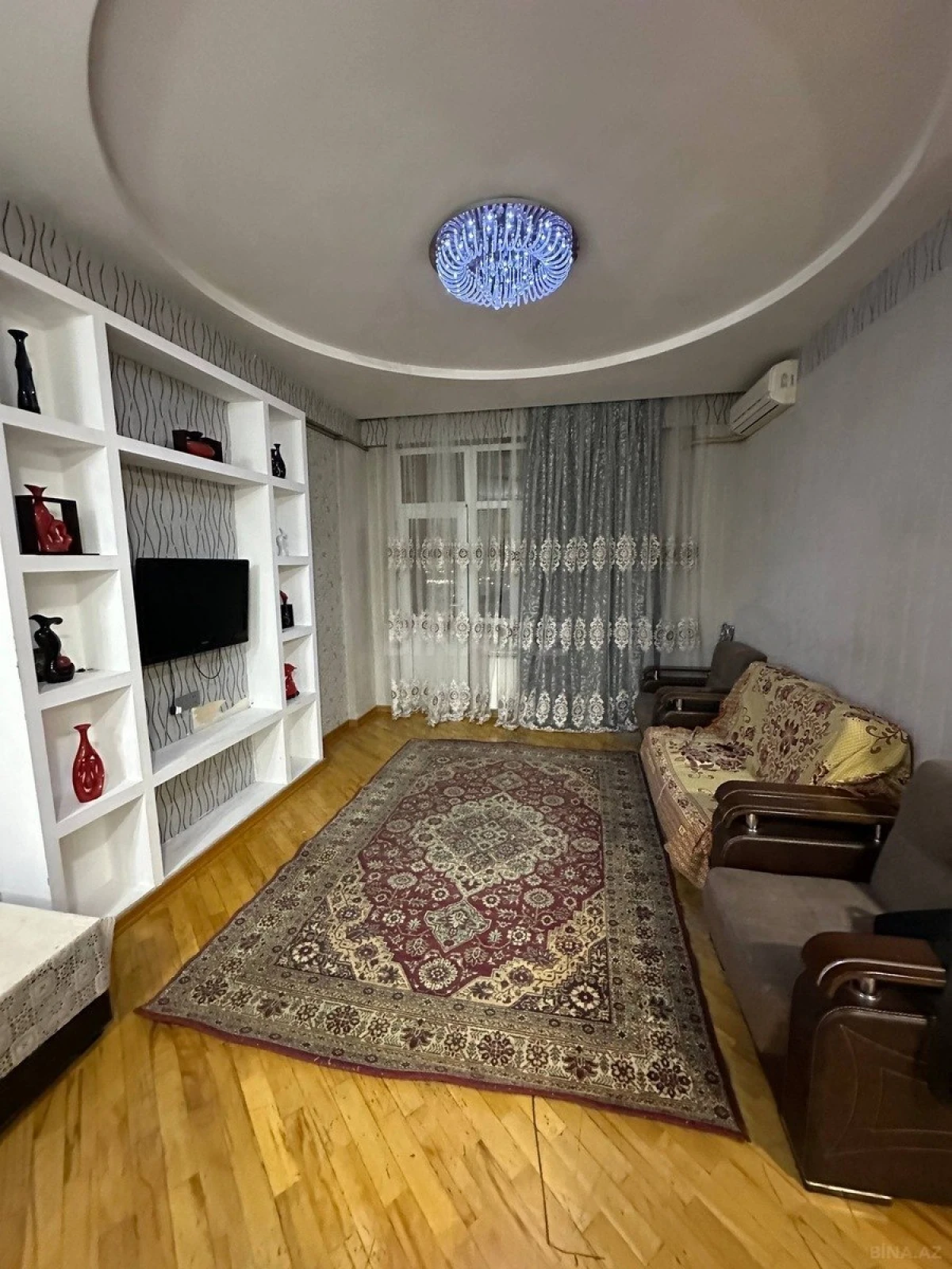 Kirayə verilir 2 otaqlı mənzil 60 m²