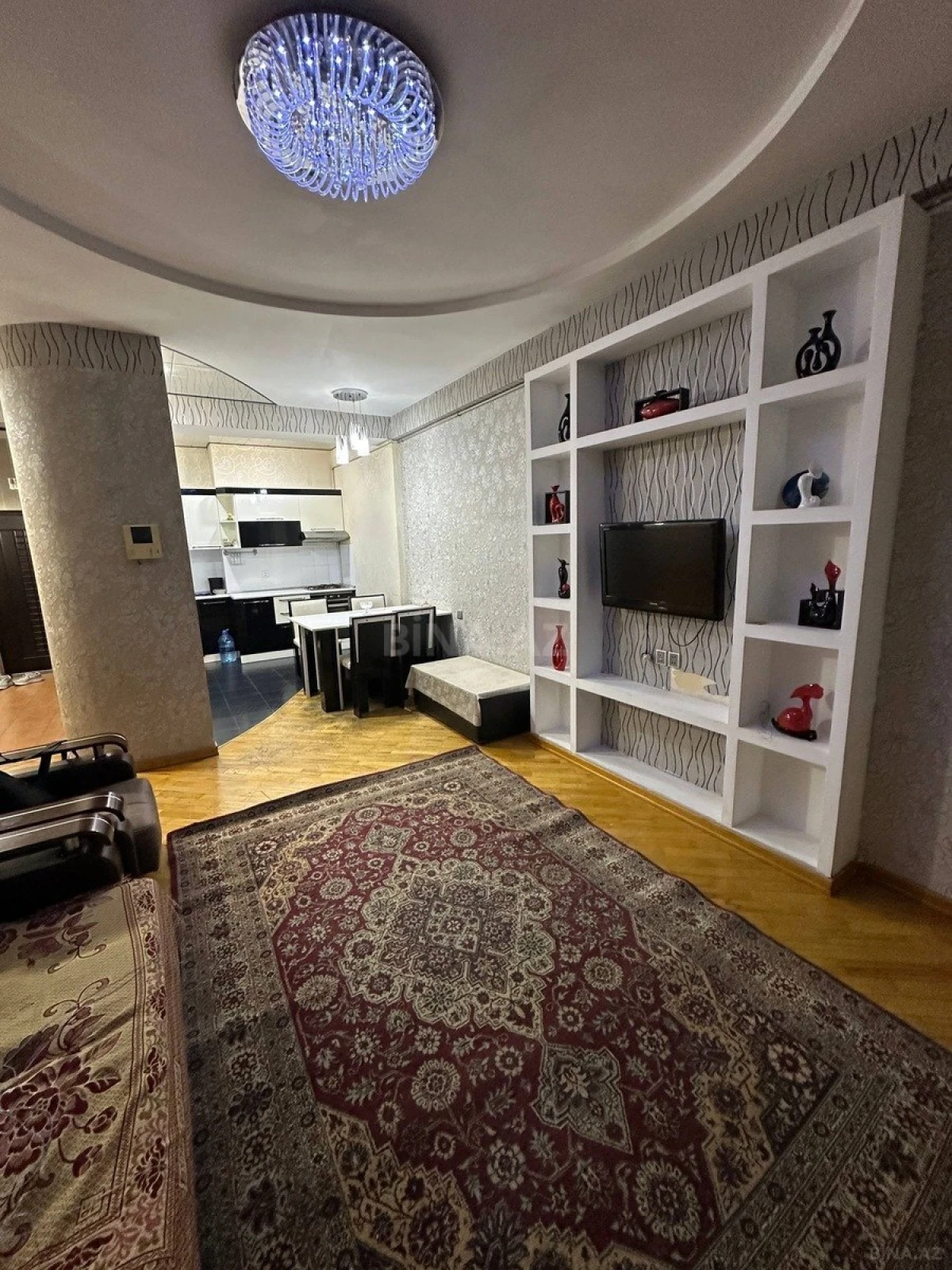 Kirayə verilir 2 otaqlı mənzil 60 m²