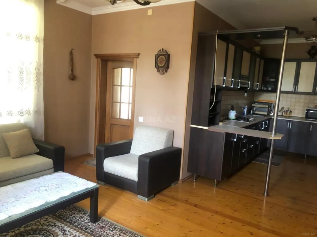 Kirayə verilir 6 otaqlı həyət evi 220 m²