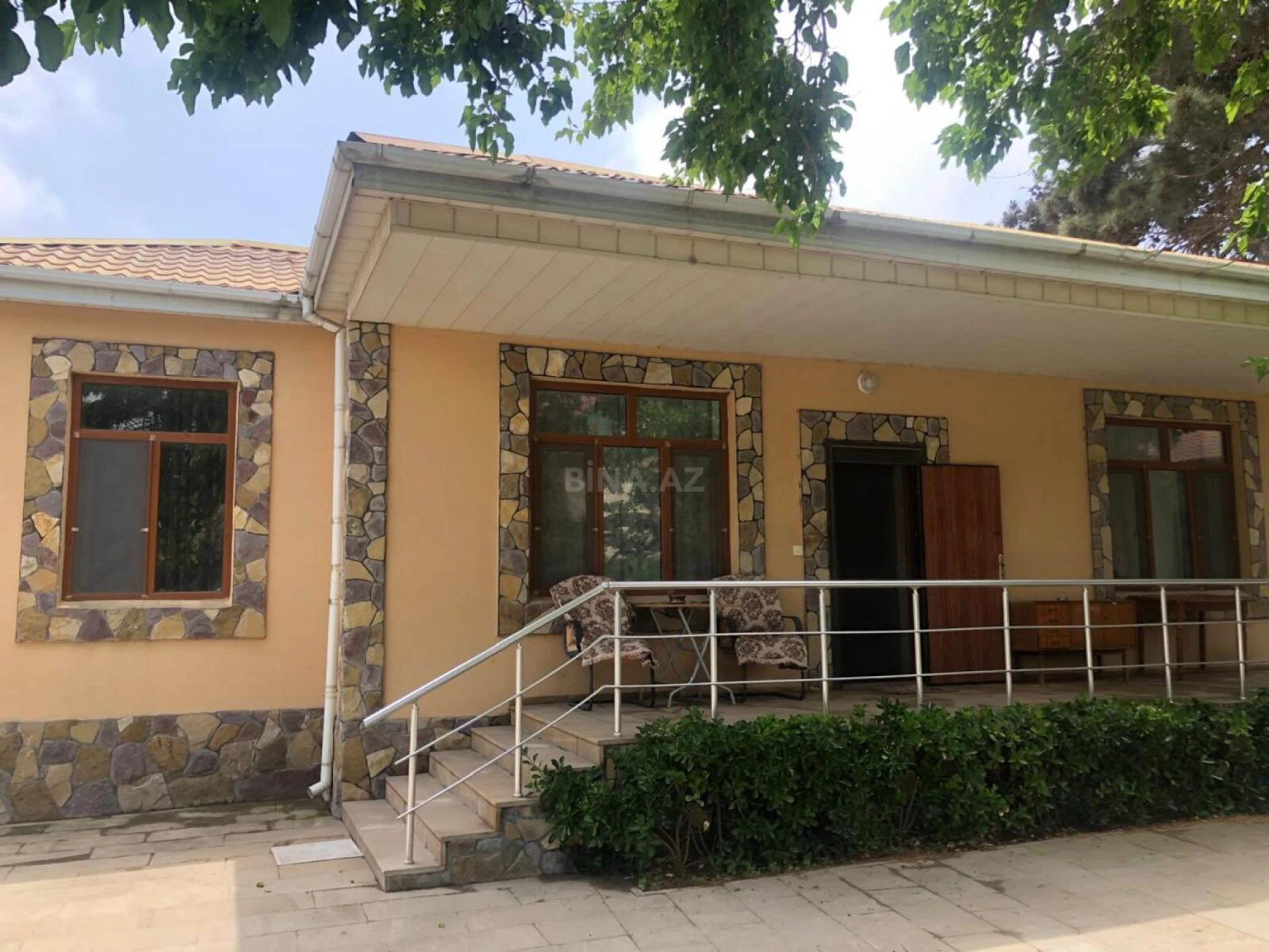 Kirayə verilir 6 otaqlı həyət evi 220 m²