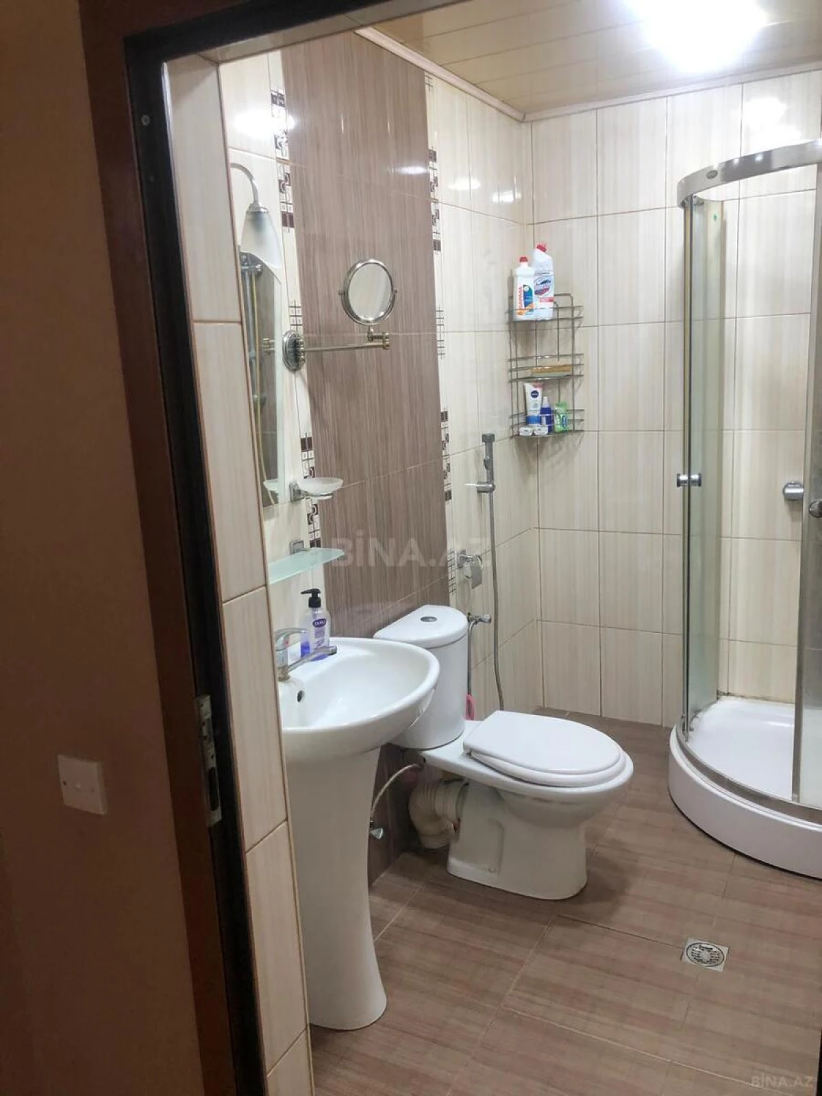 Kirayə verilir 6 otaqlı həyət evi 220 m²