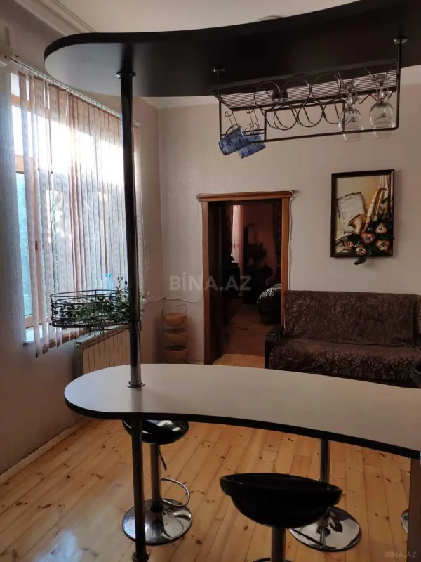 Kirayə verilir 6 otaqlı həyət evi 220 m²