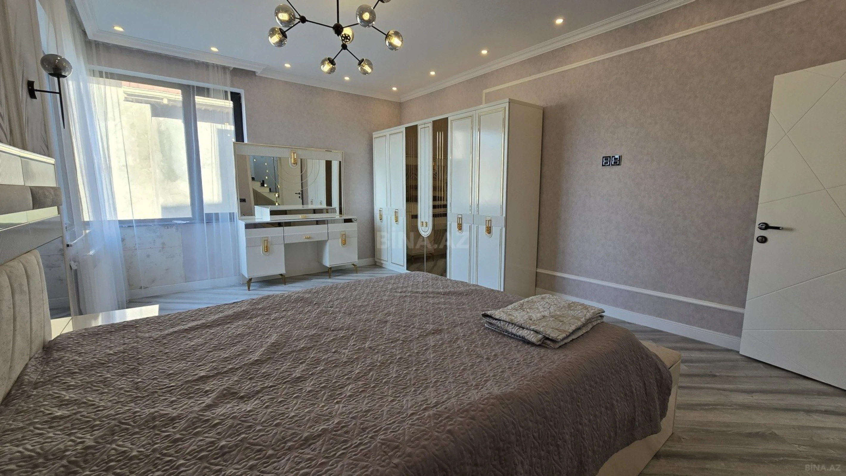 Kirayə verilir 4 otaqlı həyət evi 300 m²