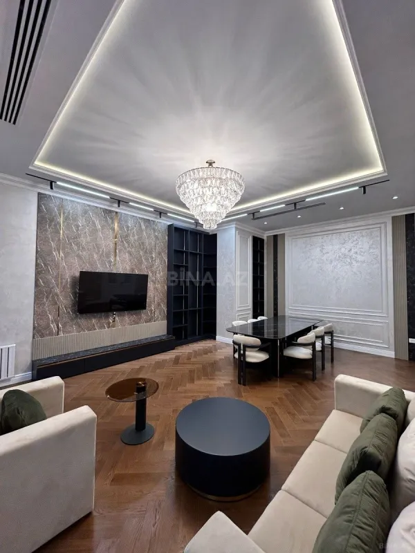 Satılır 4 otaqlı mənzil 150 m²