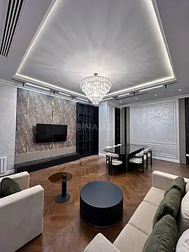 Satılır 4 otaqlı mənzil 150 m²