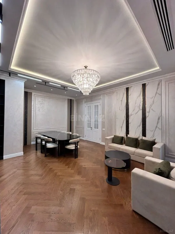 Satılır 4 otaqlı mənzil 150 m²