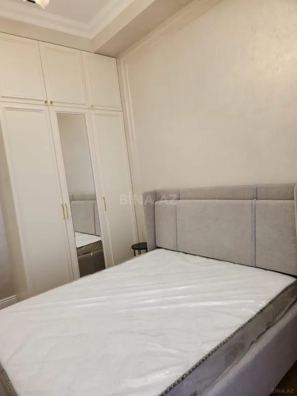 Satılır 4 otaqlı mənzil 150 m²