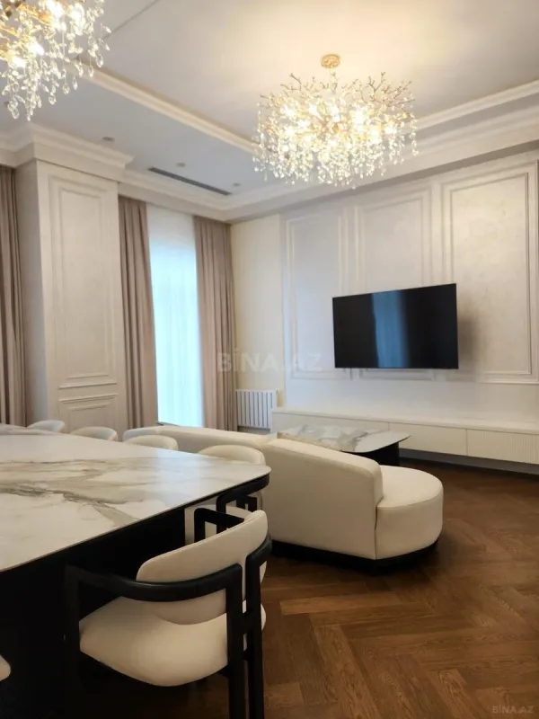 Satılır 4 otaqlı mənzil 150 m²