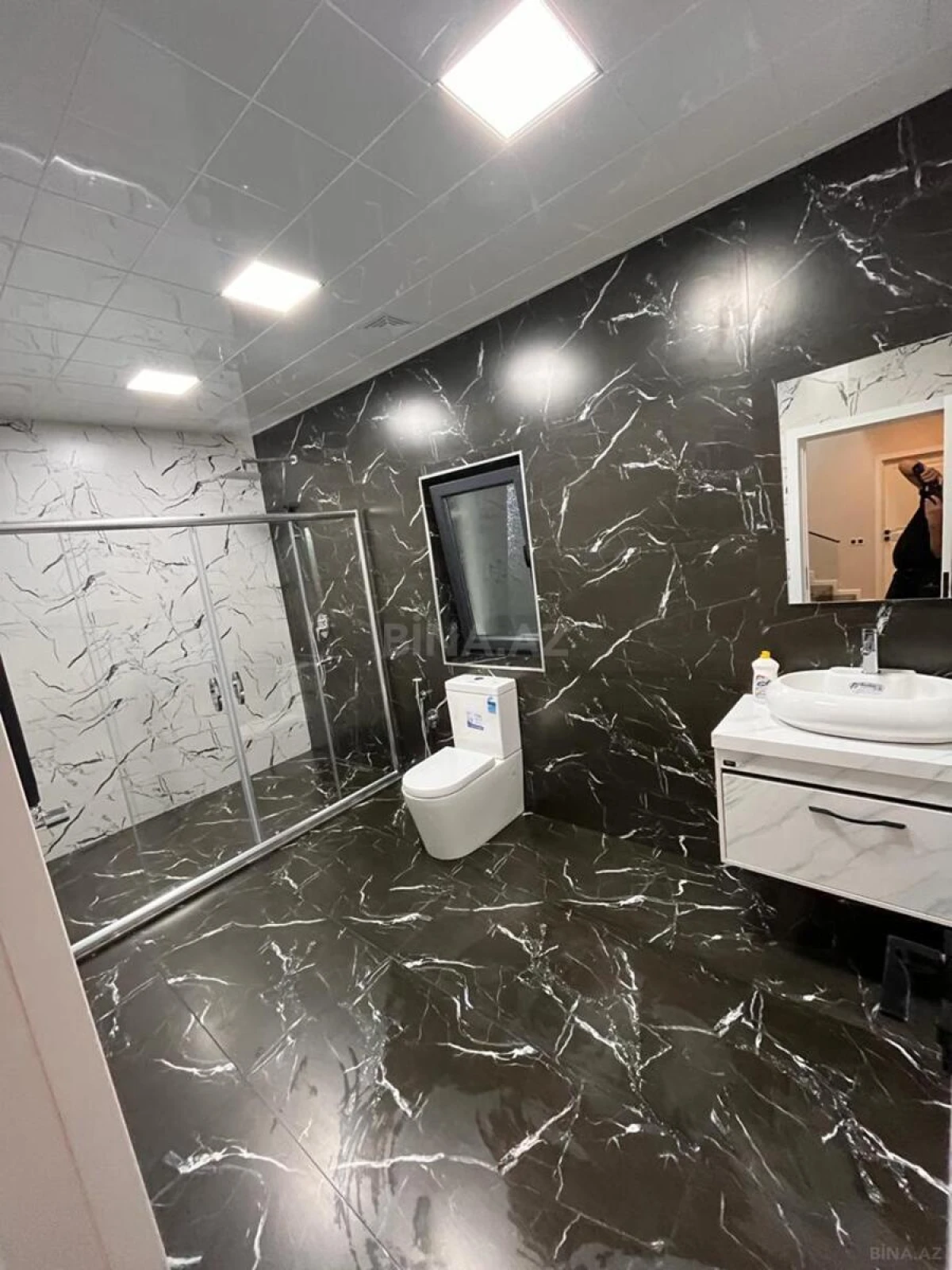 Satılır 5 otaqlı həyət evi 280 m²