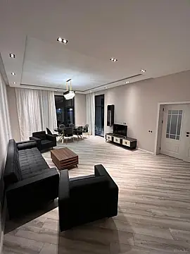 Satılır 5 otaqlı həyət evi 280 m²