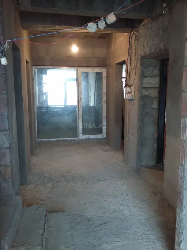 Satılır 5 otaqlı mənzil 216 m²