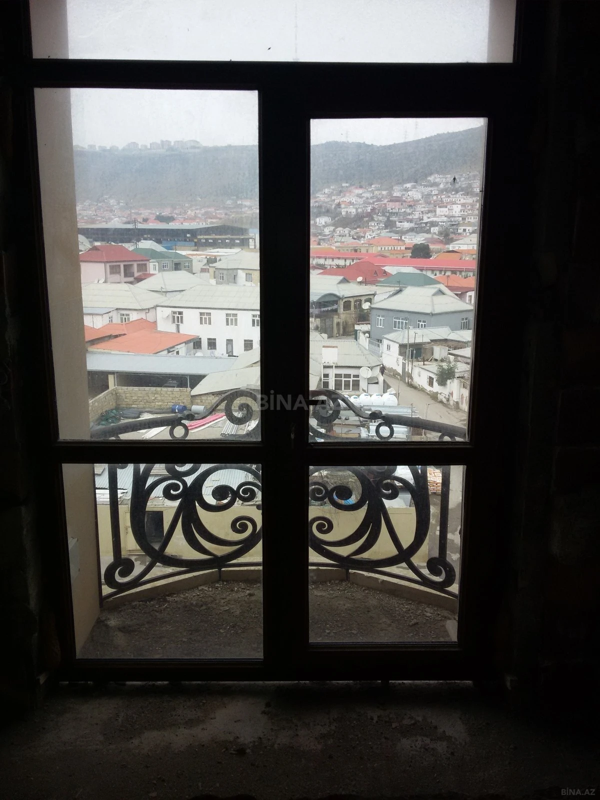 Satılır 5 otaqlı mənzil 216 m²