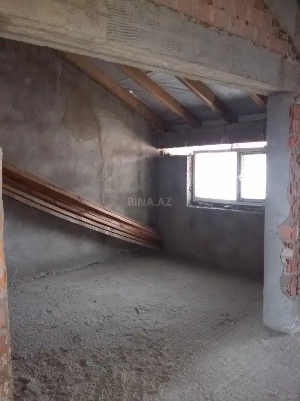 Satılır 5 otaqlı mənzil 216 m²