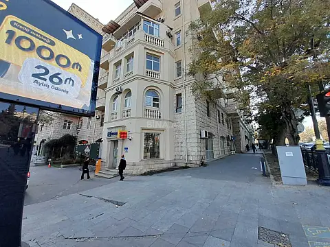 Satılır 3 otaqlı mənzil 93.3 m²