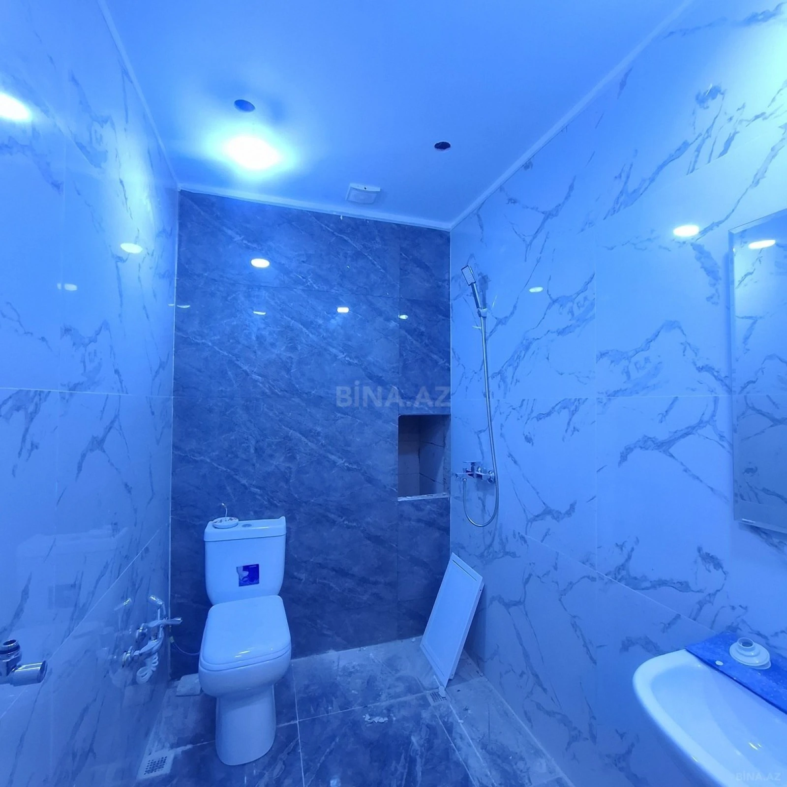 Satılır 2 otaqlı mənzil 63 m²