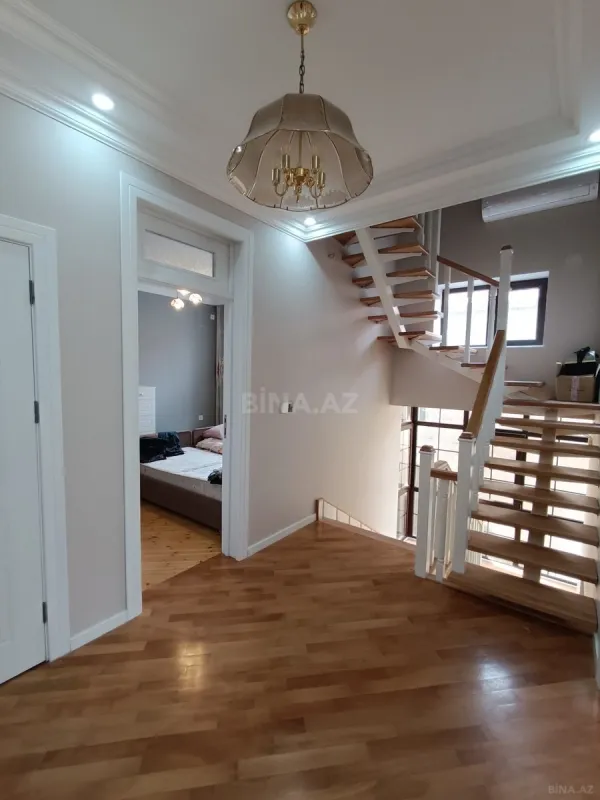 Satılır 6 otaqlı həyət evi 400 m²