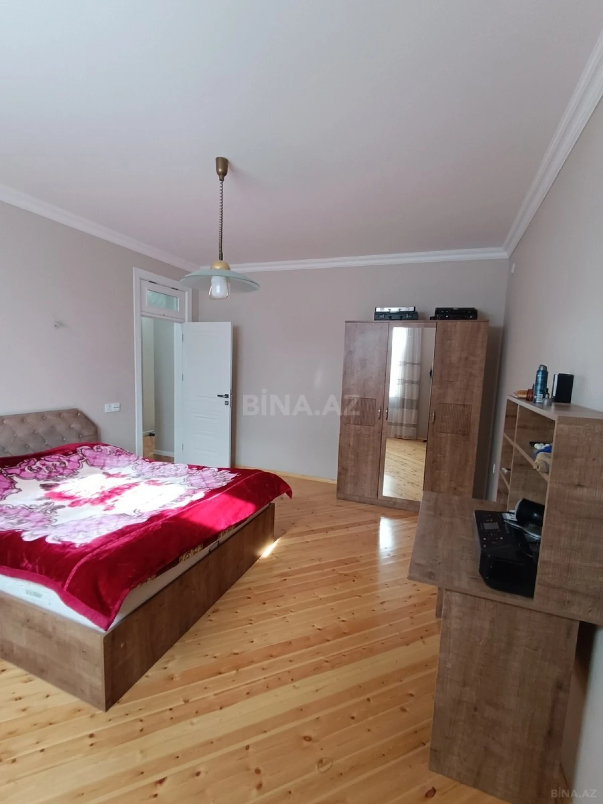 Satılır 6 otaqlı həyət evi 400 m²