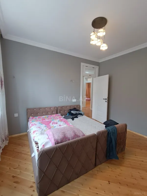 Satılır 6 otaqlı həyət evi 400 m²