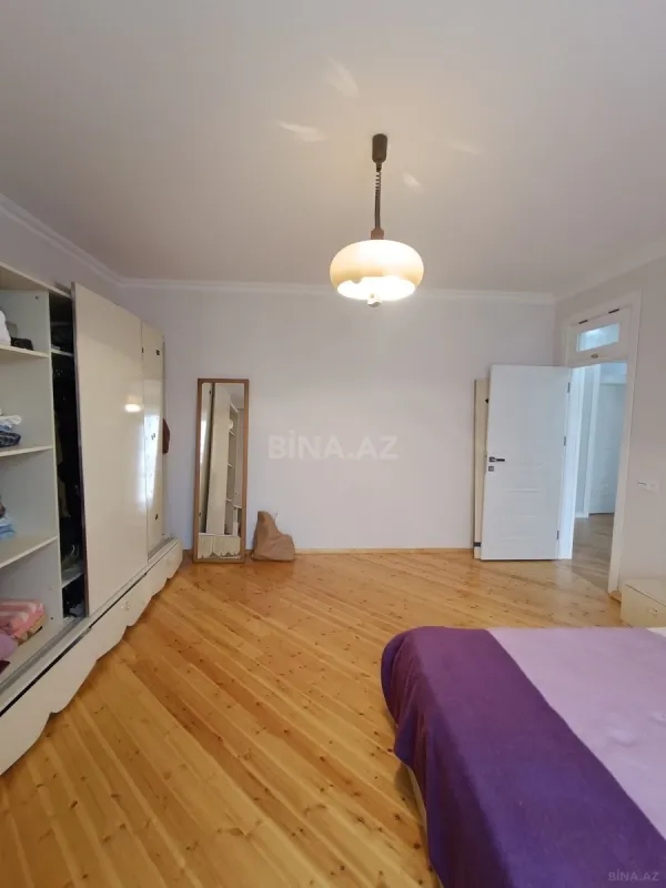 Satılır 6 otaqlı həyət evi 400 m²