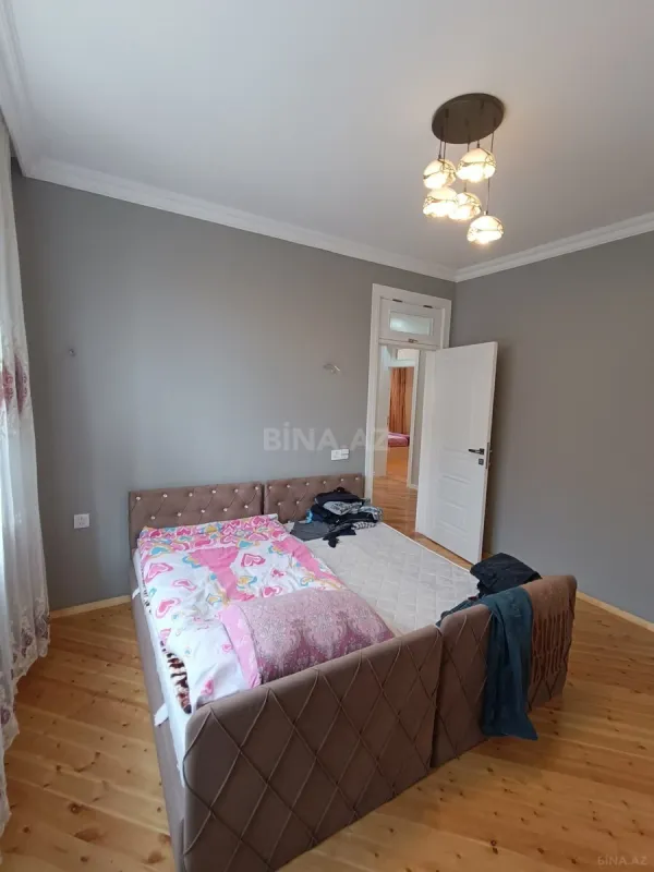Satılır 6 otaqlı həyət evi 400 m²