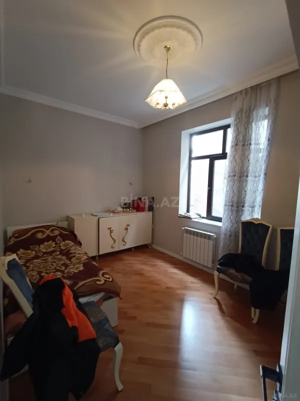 Satılır 6 otaqlı həyət evi 400 m²